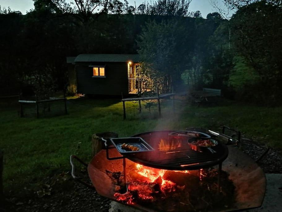 Penn Bergeyn Shepherd'S Huts Exeter Exterior photo