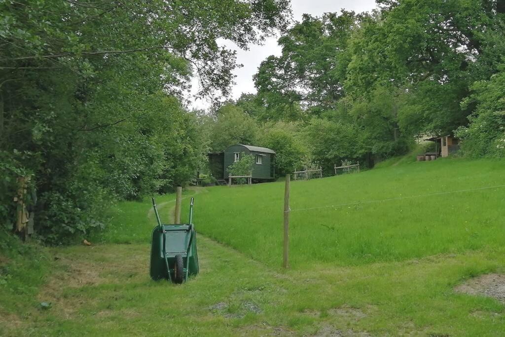 Penn Bergeyn Shepherd'S Huts Exeter Exterior photo
